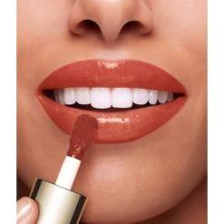Clarins Lip Comfort Oil 7 Ml - 09 Chocolate -Makeup Revolution Salgsbutik clarins instant comfort lip oil 7 ml 09 chocolate 1662985350
